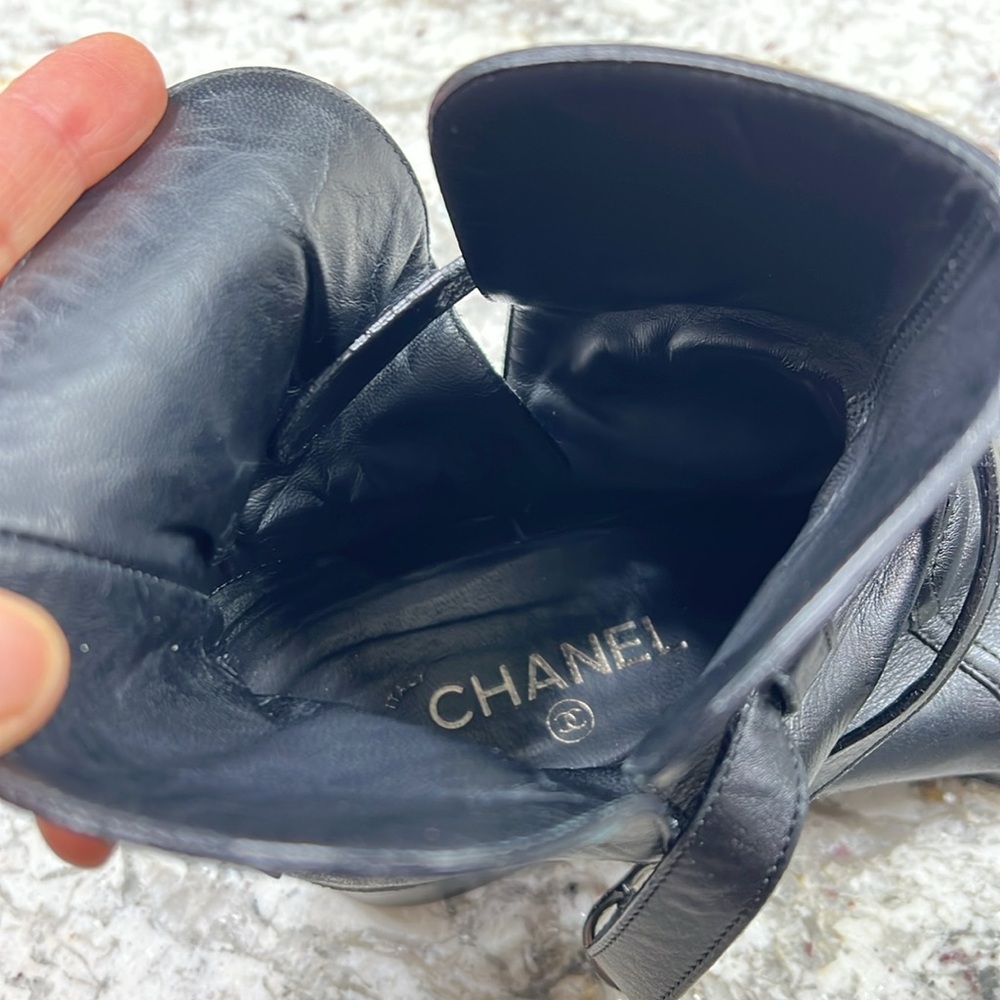 CHANEL   Black Leather Women's Boots - Picture 12 of 17